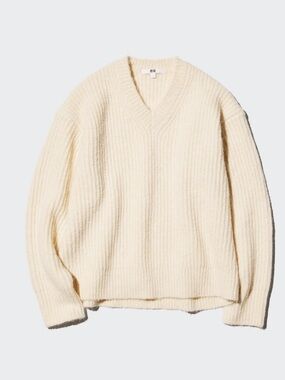 NWT Uniqlo Cream V-Neck Chunky Rib Knit Sweater